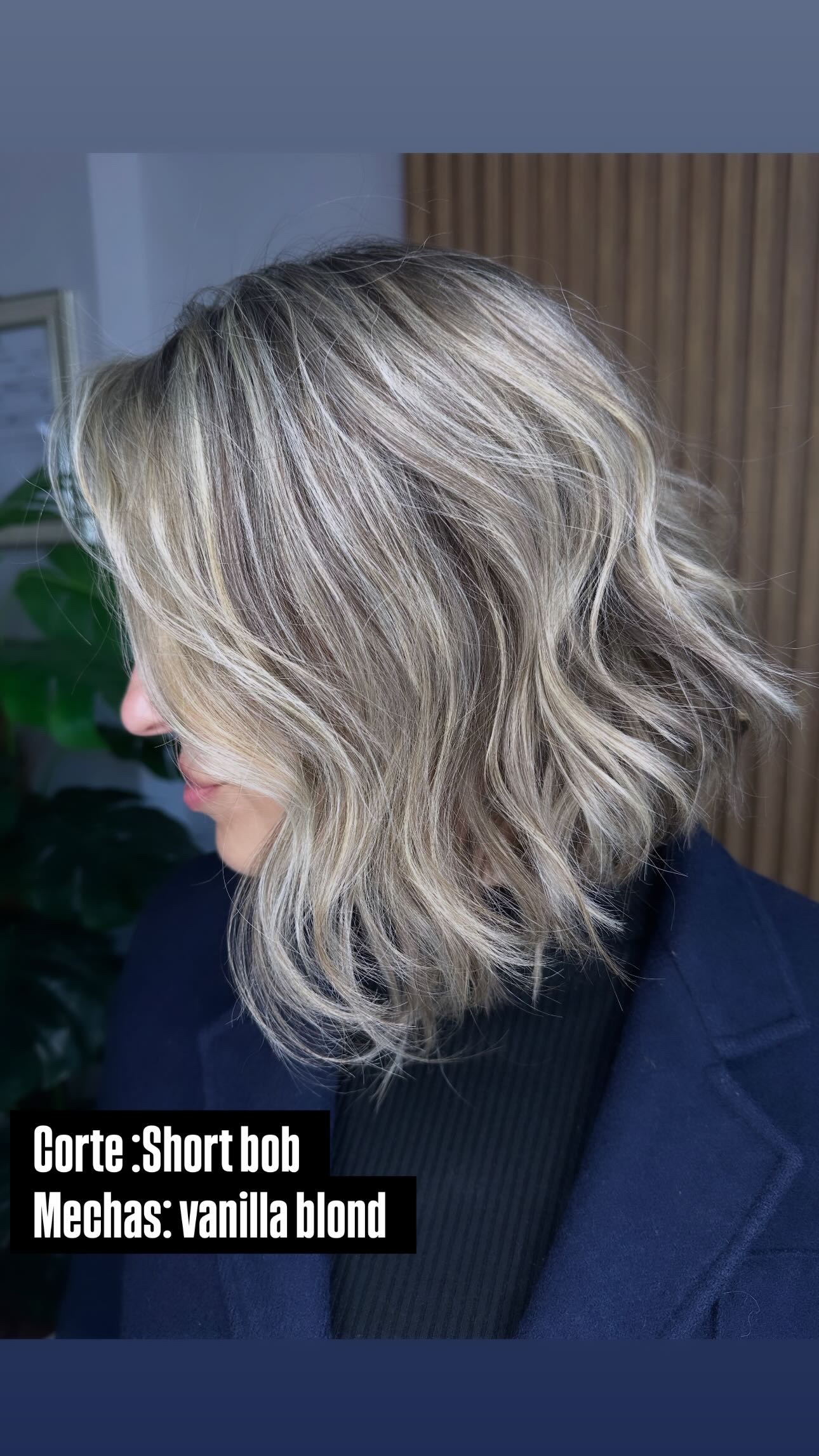 Mechas loiras em tom vanilla blond